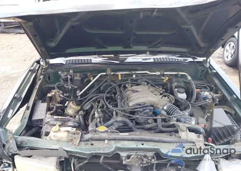 2001 Nissan Xterra Xe-V6 from USA, damaged, VIN 5N1ED28T81C523492